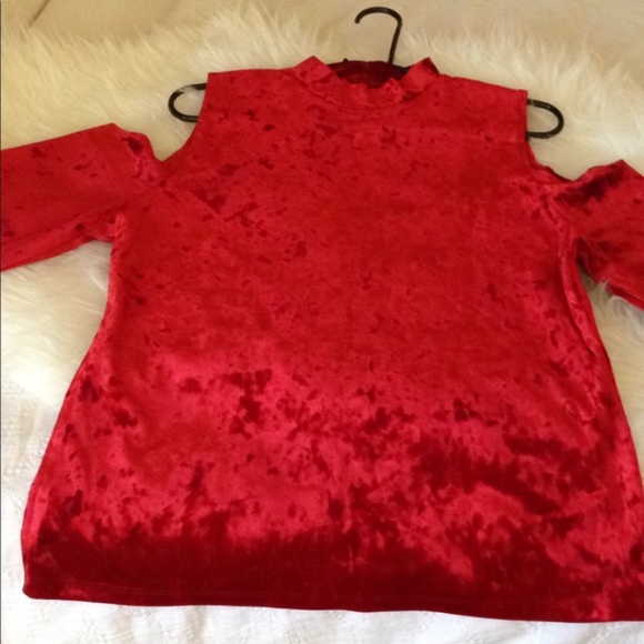 Trend Setter Diva Tops - Cold shoulder mossimo red top